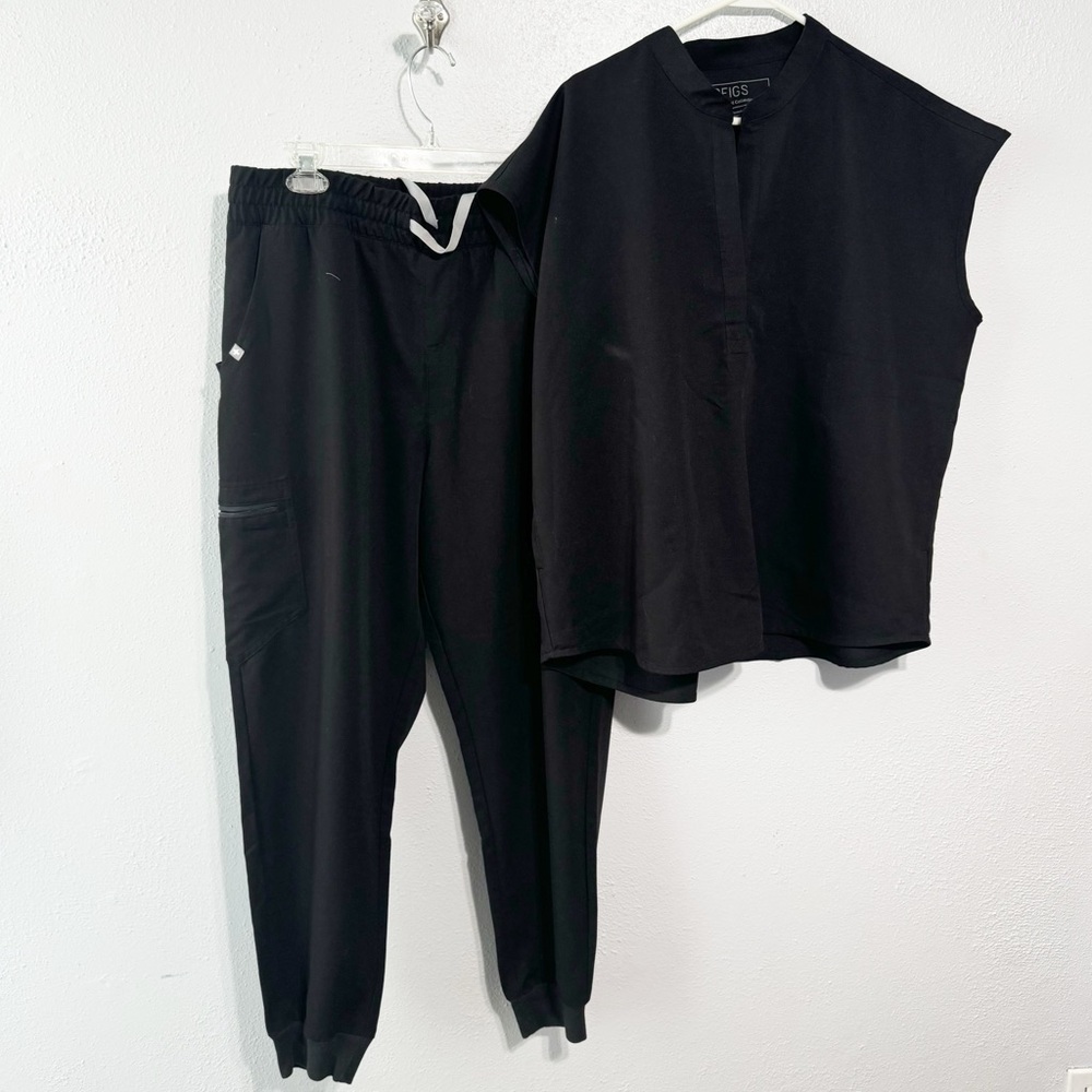 Figs men’s black scrub set xl